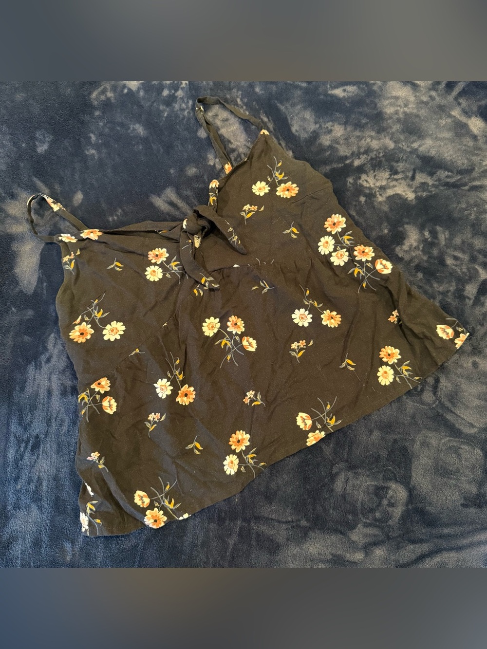 Hollister floral Tie-Front Cami Top - Black with Yellow & White Flowers